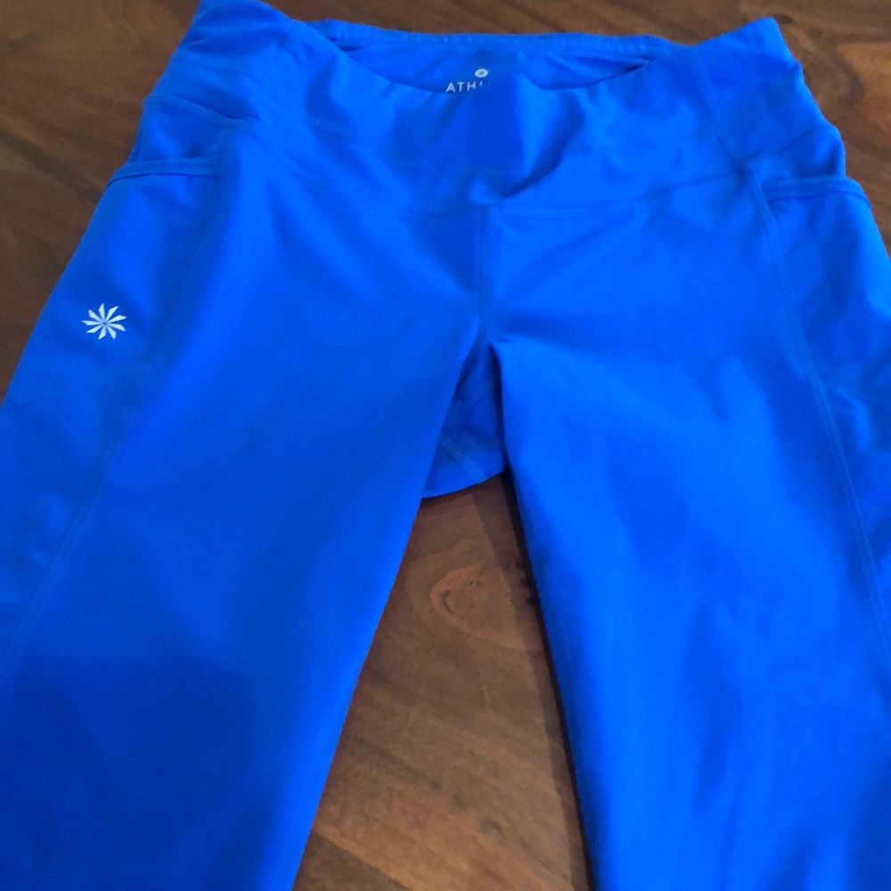 Athleta Capris Size Extra Small - image 1